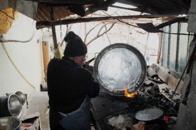 Düziçi'nin Son Kalaycısı Mesleğini Yaşatmaya Çalışıyor