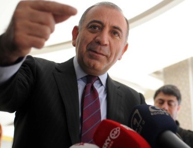 Gürsel Tekin'den CHP'de operasyon iddiası