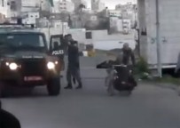 İsrail Zulmü Sınır Tanımıyor Açıklaması Engelli Filistinliyi Aşağı Attılar