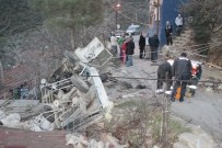 Kamyonet Gecekondunun Çatısına Çarpıp, Metrelerce Aşağı Uçtu