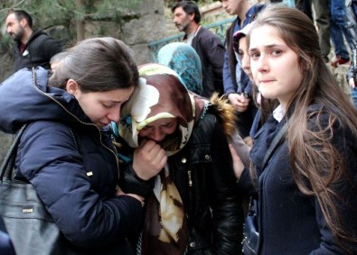 Öğretmene Gözü Yaşlı Veda