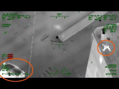 Polise Molotofla Saldıran Göstericiler Kamerada