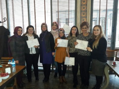 Pursaklar'da 12 Kadın Daha Muhasebe Sertifikası Aldı
