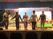 ÇOCUK OYUNU - Savaş Düşlerimi Çaldı Oyunu Sergilendi