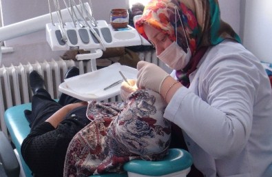 Tatvan'da Günlük 200 Hastaya Diş Sağlığı Hizmeti Veriliyor