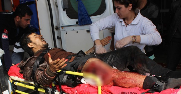 Rus uçakları Azez'de hastane ve okul vurdu: 19 ölü