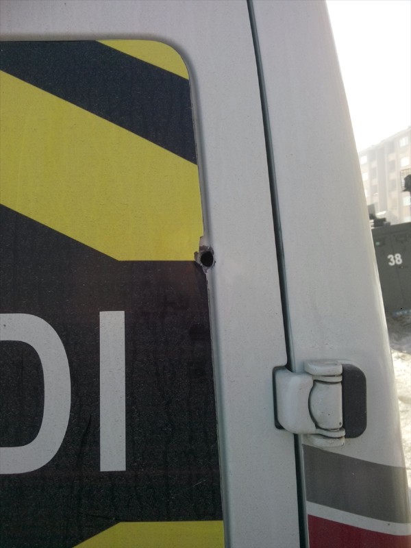 Teröristler öğrenci servisine saldırdı