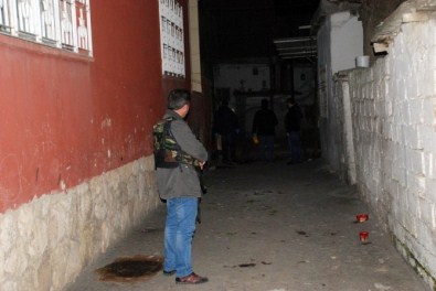 Batman'da Karakola Ve Eve Saldırı