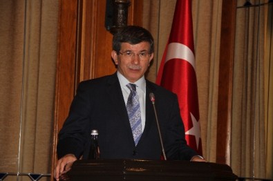 Davutoğlu, Anayasa Komisyonu üyesi 3 isimle buluştu