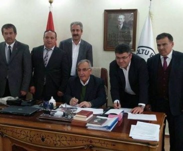 Hizmet İş Oltu'da 35 İşçiye Yüzde 13 Zam Sağladı