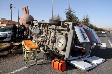 Nevşehir'de ambulans ile otomobil çarpıştı 5 yaralı