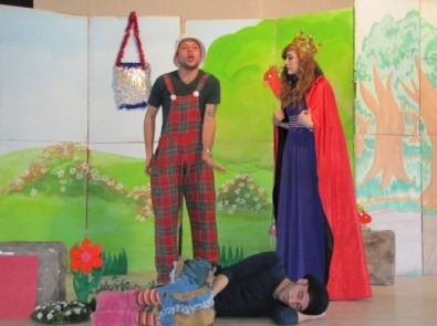 Öğrencilere 'Yalancı Afacan' Konulu Çocuk Oyunu