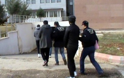 Suriye'ye Gitmek İsteyen 4 Daeş Üyesi Yakalandı