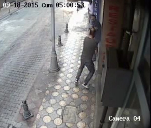 Cinayet anı güvenlik kamerasında