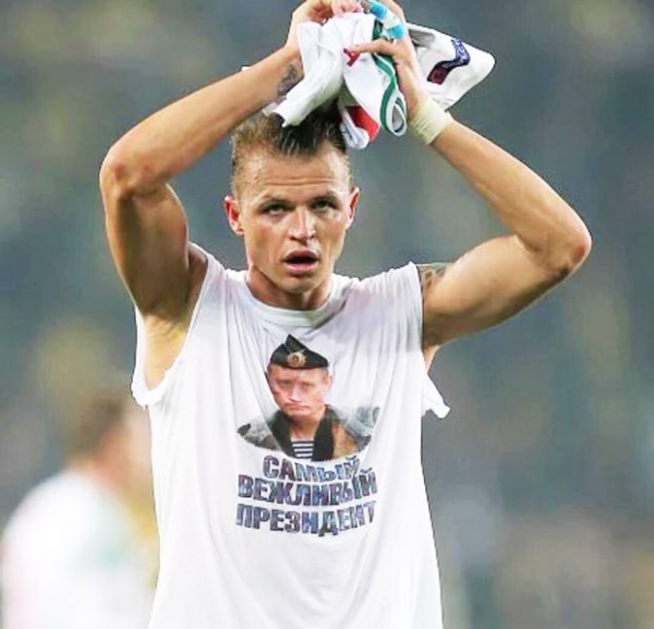 Rus futbolcudan olay olan tişört