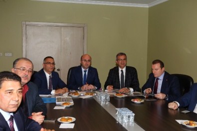 Başkan Köşker, AK Partililer İle Projeleri Değerlendirdi