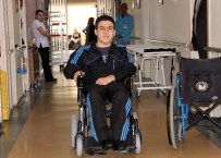 OMURİLİK FELCİ - Hayalindeki Akülü Tekerlekli Sandalyeye 13 Yıl Sonra Kavuştu