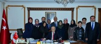 NECATI ŞENTÜRK - Umre Harçlıkları İle Bayır-Bucak Türkmenlerine Bağışladılar