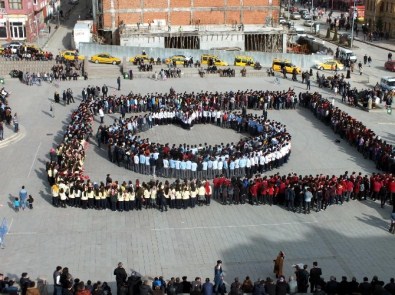 Yozgat'ta 2 Bin Öğrenci İstiklal Marşı'nı Okudu