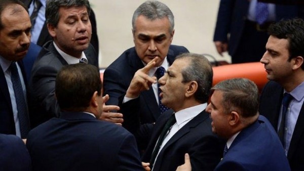 FETÖ'cü Eren Erdem'in iftiraları vekilleri çileden çıkardı