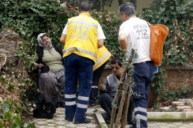 Dumanlar Arasında Kalan Anne Ve Oğlunu İtfaiye Kurtardı