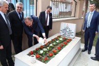 KARABIGA - Edremit Protokolü Kaymakam Hamdi Beyin Mezarını Ziyaret Etti