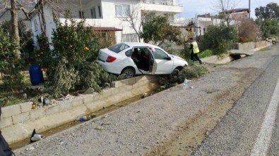 Mersin'de Trafik Kazası Açıklaması 2 Yaralı