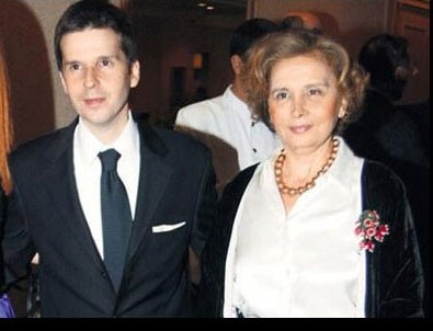 Nazlı Ilıcak'a oğlundan tepki