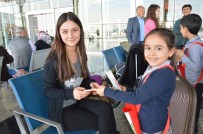 Okusunlar Diye Kitap Dağıttılar