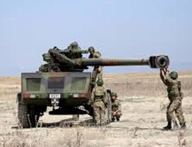 Türkiye Suriye'deki PYD mevzilerini bombalıyor