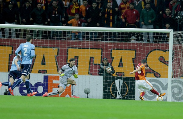 Sabri Sarıoğlu 7 yıl sonra Avrupa'da gol attı