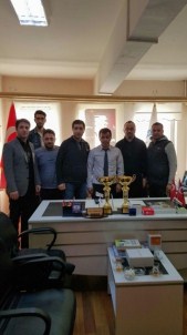 ER-VAK Gençlik 50.Yıl Ortaokulunun Başarılı Gençlerini Unutmadı