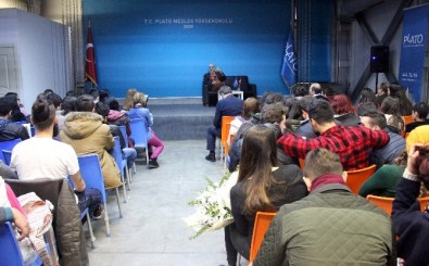 Hıncal Uluç 'Duayen Sohbetleri'Nde Öğrencilerle Buluştu