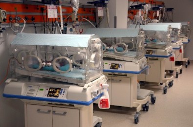 Sare Davutoğlu Beşiz Bebekleri Ziyaret Etti