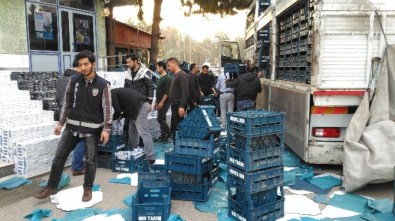 Sebze-Meyve Kasalarından Kaçak Sigara Çıktı