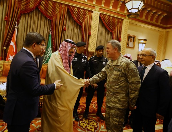 Kamuflaj yeni, rütbe göğüste