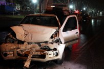 Otomobil İle Minibüs Çarpıştı Açıklaması 2 Yaralı