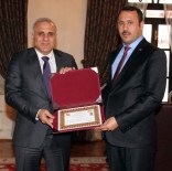 LANSMAN - Vali Zorluoğlu, TKDK İl Koordinatörünü Ödüllendirdi