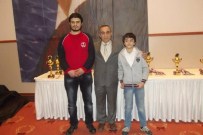 SATRANÇ ŞAMPİYONASI - Yeşilyurt Görme Engelli Satranç Takımı, Antalya'dan Başarılarla Döndü