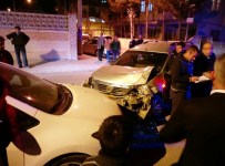 Batman'da Trafik Kazası Açıklaması 2 Yaralı