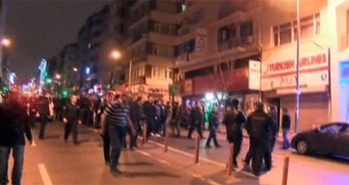 MHP Binası Önünde Arbede! Partililer Birbirine Girdi!