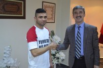 TURGAY ŞIRIN - Başkan Şirin'in Desteğini Aldı Şampiyon Oldu