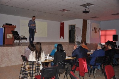 Pınarbaşı'nda Proje Hazırlama Semineri Verildi