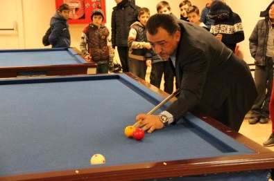 Şükrü Nazlı Bilardo'da Gençlere Taş Çıkarttı