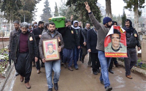 Dilek Öcalan PKK'lının cenazesine katıldı!