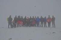 ŞEHİT CENAZELERİ - 2 Bin 400 Metrede Şehitleri Andılar