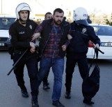 KARŞIT GÖRÜŞLÜ ÖĞRENCİLER - Akdeniz Üniversitesinde Olaylar Açıklaması 15 Gözaltı