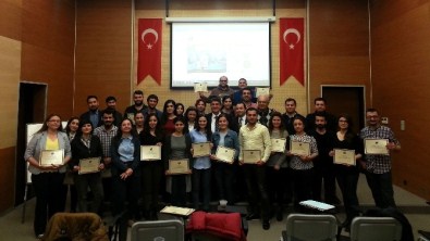 Akib'in Dış Ticaret Eğitimine Katılan Kursiyerler Sertifikalarını Aldı