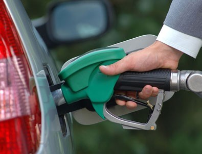 Benzinde 5 kuruşluk indirim