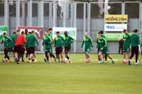 TOMAS SIVOK - Bursaspor İki Eksikle Çalıştı